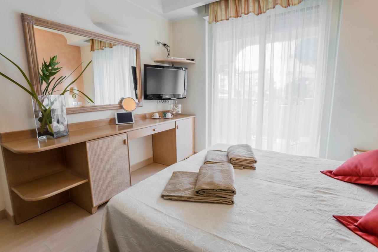 Hotel Derby Exclusive Milano Marittima Eksteriør billede